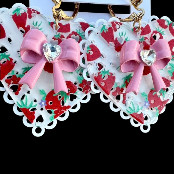 NWT! Betsey Johnson Heart Earrings with Pink Bow Strawberry - Picture 4 of 6